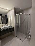 Spacious and Sunlit Seaside Flat