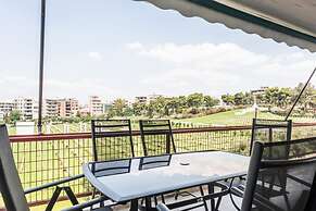 Spacious and Sunlit Seaside Flat