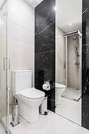 Spacious and Sunlit Seaside Flat