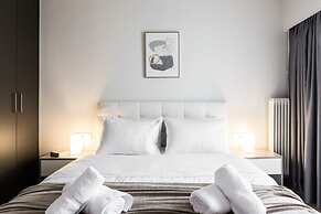 Spacious and Sunlit Seaside Flat