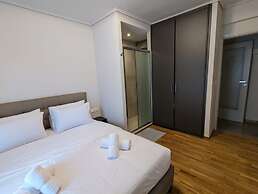 Spacious and Sunlit Seaside Flat