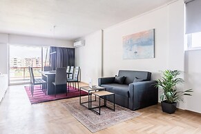 Spacious and Sunlit Seaside Flat