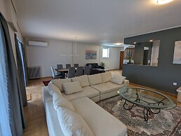 Spacious and Sunlit Seaside Flat