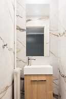 Spacious and Sunlit Seaside Flat