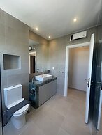 Spacious Seaside Flat at Alimos