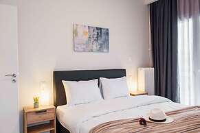 Spacious Seaside Flat at Alimos