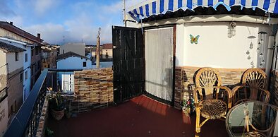 2bed Traditional Apt - Private Balcony - Fuenmayor