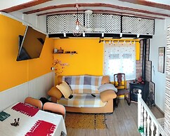 2bed Traditional Apt - Private Balcony - Fuenmayor