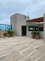 Flat a 120 metros das Piscinas Naturais