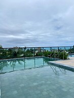 Flat a 120 metros das Piscinas Naturais