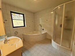 Apartment With Mountain & Slope View