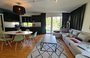 Luxury Apartment With Stunning Mountain View