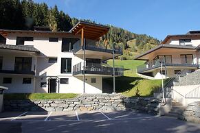 Luxury Apartment With Stunning Mountain View