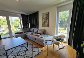 Luxury Apartment With Stunning Mountain View