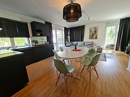 Luxury Apartment With Stunning Mountain View