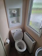 Thorness Bay - 3-bed Cabin - Sleeps 6 - Sea View