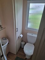 Thorness Bay - 3-bed Cabin - Sleeps 6 - Sea View