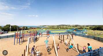 Thorness Bay - 3-bed Cabin - Sleeps 6 - Sea View