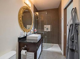 Sleeps6-apartment-parking-balcony-patio