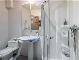 Sleeps6-apartment-parking-balcony-patio