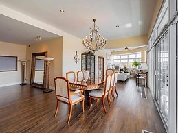 Sleeps6-apartment-parking-balcony-patio