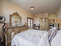 Sleeps6-apartment-parking-balcony-patio