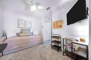 Ocean Hibiscus Retreat For 8