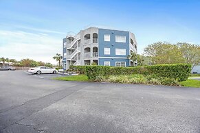 Ocean Hibiscus Retreat For 8