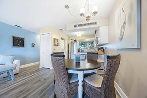 Treetop Beach Condo Sleeps 7!