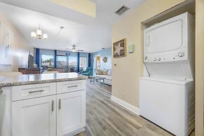 Treetop Beach Condo Sleeps 7!