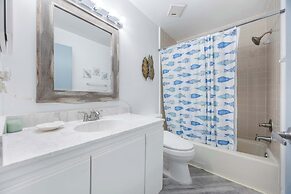 Treetop Beach Condo Sleeps 7!