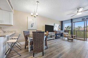 Treetop Beach Condo Sleeps 7!