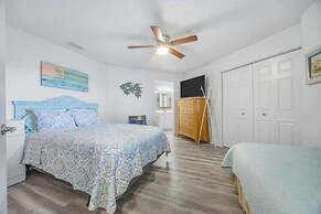 Treetop Beach Condo Sleeps 7!