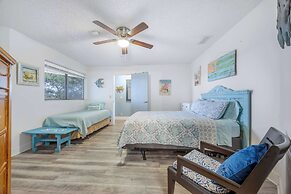 Treetop Beach Condo Sleeps 7!