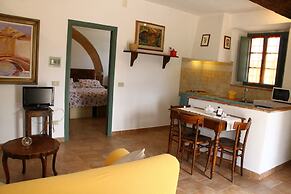 Nice Apartment in Guasticce With Pool