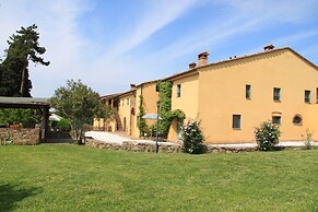 Nice Apartment in Guasticce With Pool