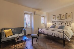 Loppia Secret Garden by Wonderful Italy