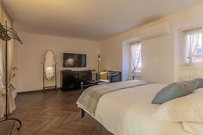 Loppia Secret Garden by Wonderful Italy