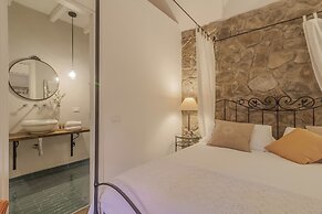 Loppia Secret Garden by Wonderful Italy