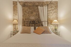 Loppia Secret Garden by Wonderful Italy