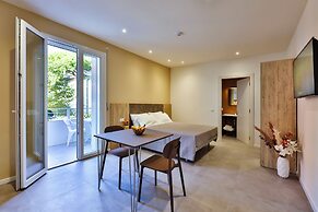 Apho Apartment-Hotel