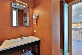 Apho Apartment-Hotel