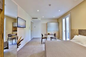 Apho Apartment-Hotel