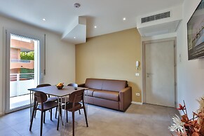 Apho Apartment-Hotel