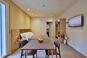Apho Apartment-Hotel