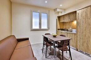 Apho Apartment-Hotel