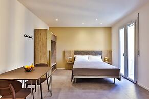 Apho Apartment-Hotel