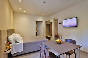 Apho Apartment-Hotel