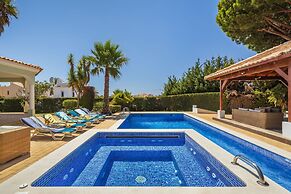 Villa Amendoeira in Olhos de gua