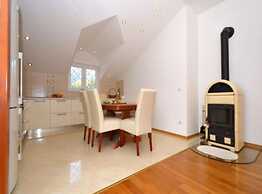 Bright Kaštela Apartment With Balcony and Private Parking